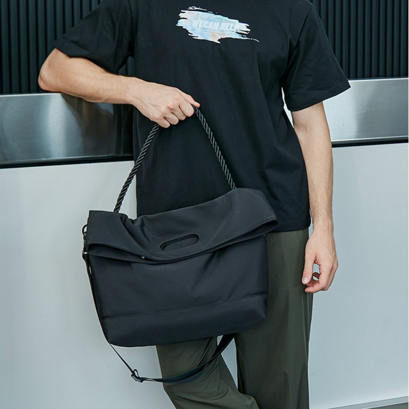 Модная мужская сумка через пле – обзор и цена Sack Race Bag